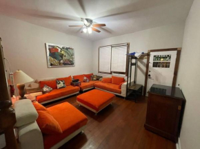 Charming Pullman Retreat & Modern Comfort Awaits